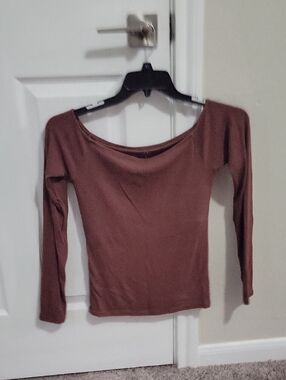 Klassy Network Long Sleeve Boatneck Top - Brown